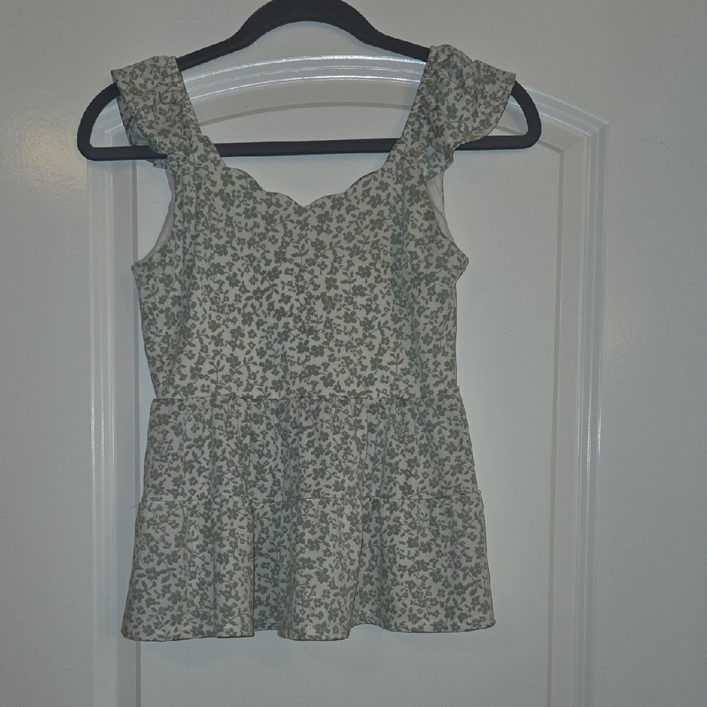 Chic Floral Sleeveless Blouse